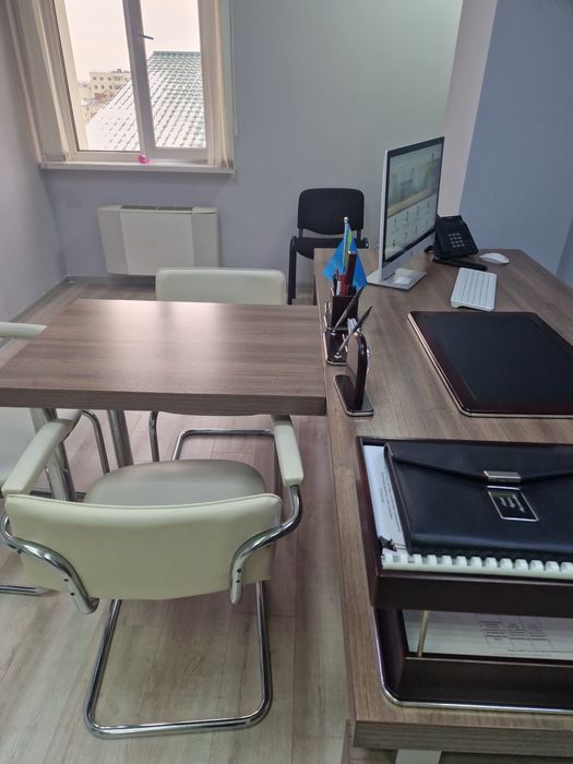 Продается офисный стол руководителя