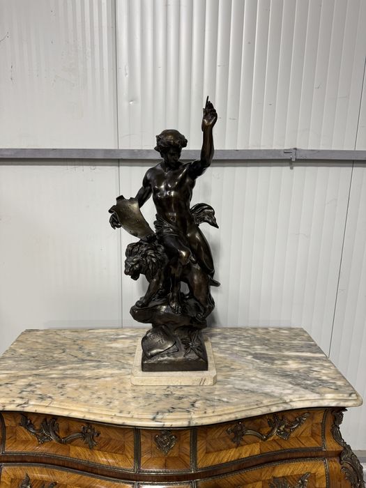 Statueta din antimoniu pe soclu de marmura, semnata