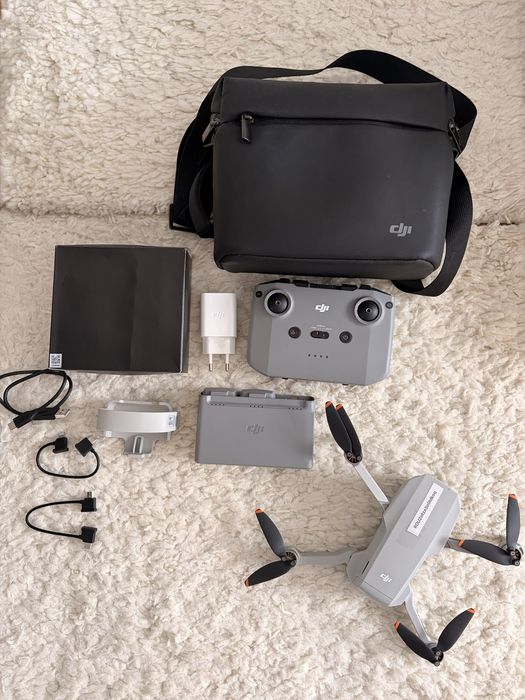 Drona Dji mini 2 fly more combo