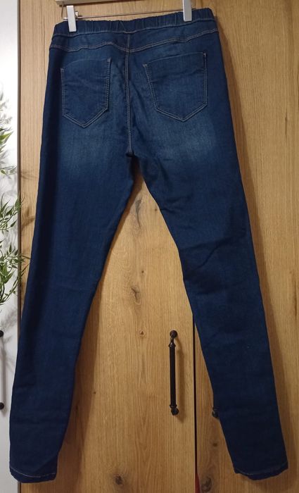 Blugi superbi C&A - reduceri la seturi