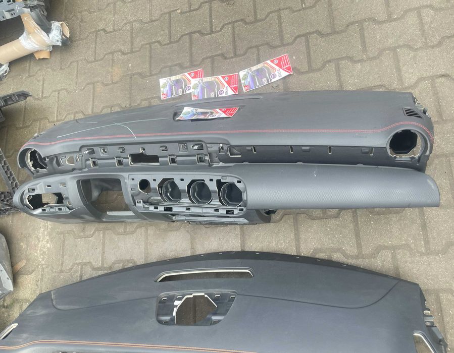 Mercedes Benz GLA EQA h247 - plansa de bord - diferite modele cusaturi