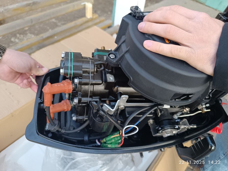 Мотор для лодки новый.