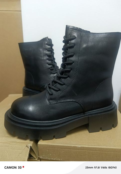 Женская обувь разная