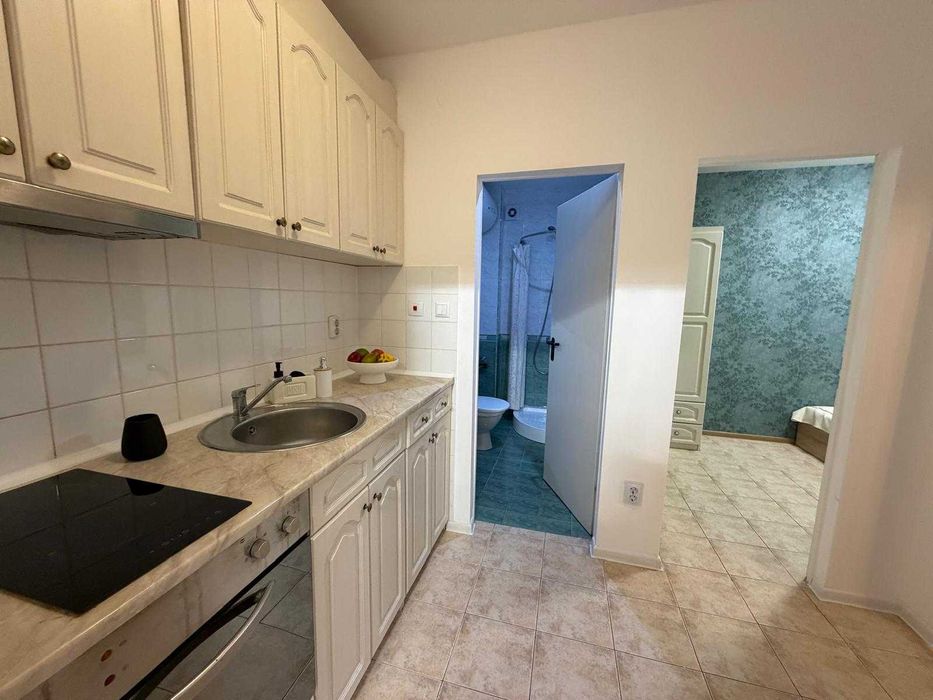 Тристаен апартамент с двор! Свети Влас!