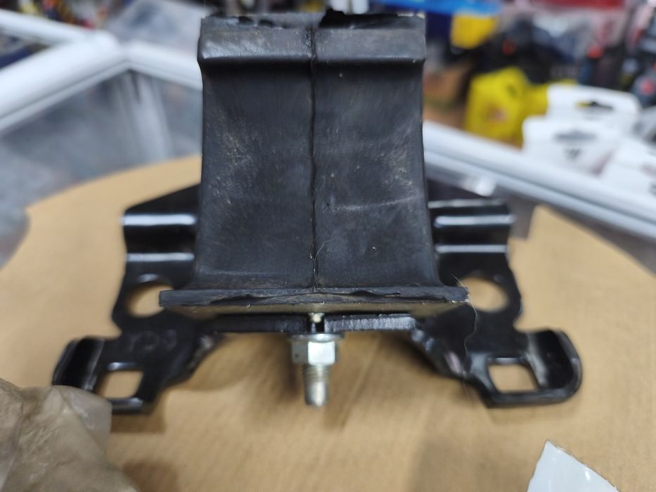 Оригинални части за NISSAN NAVARA.