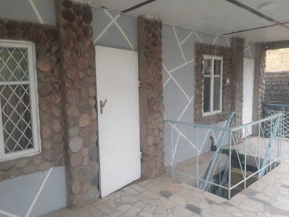 Чарвак, Продаётся дача 6 соток, 2 этажа, 4 комнаты