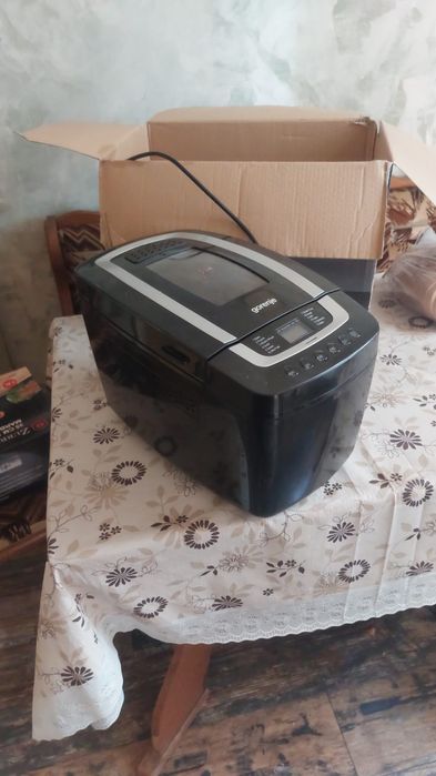 Masina de pâine si aparat de prajit