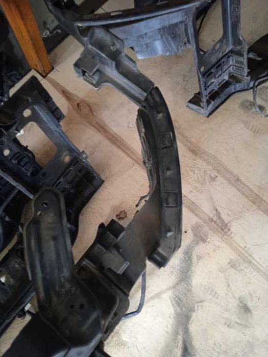 Телевизор Hyundai Elantra MD