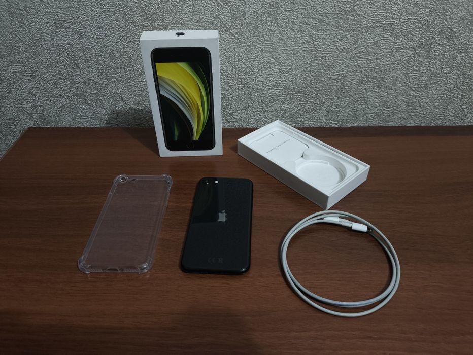 Apple iPhone SE (2-го поколения, 2020)