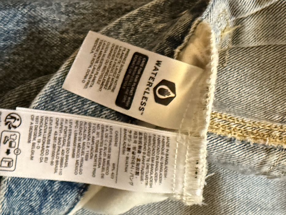 Geaca blugi Levi’s , marime L Large , albastru denim, purtata o singura data