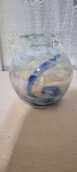 Круглая ваза для цветов