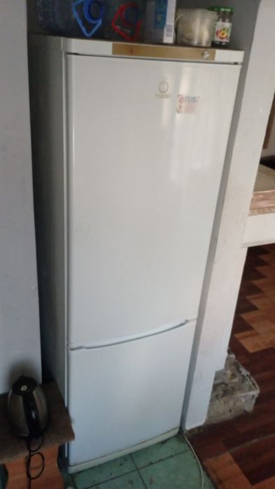 Холодильник рабочий полностью