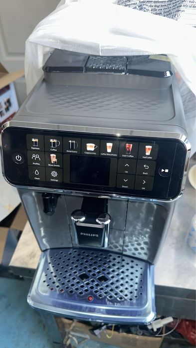 Espressor automat Philipps EP5546/70 seria 5500, LatteGO