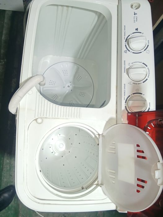 Артель полуавтомат стиральная машина рабочая продается.