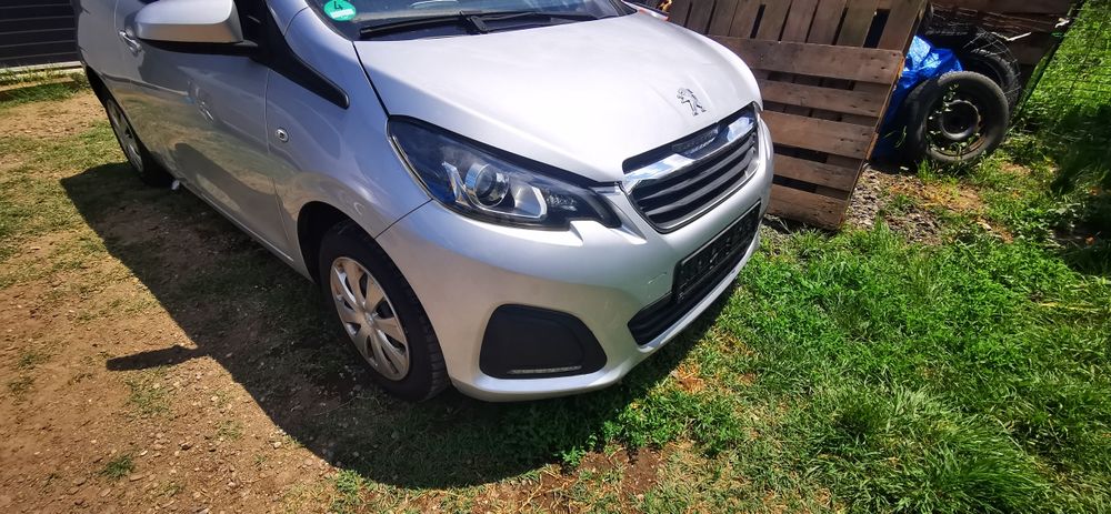 Bara fata peugeot 108  far stanga dreapta faruri