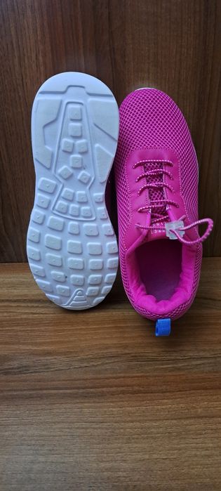 Кроссовки,  состояние отличное,  размер 37, длина по стельке 24см