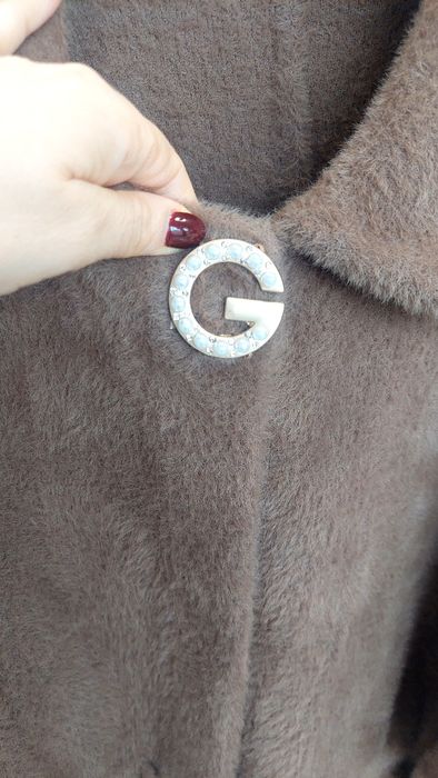 Красива топла жилетка, чисто нова