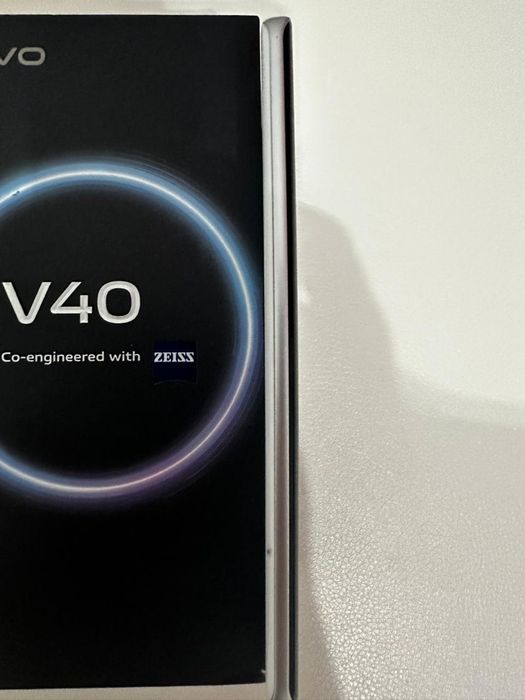 Продам Vivo v40 5g