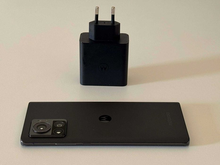 Бартер! Motorola Edge 30 Ultra Interstellar Black (Черен)