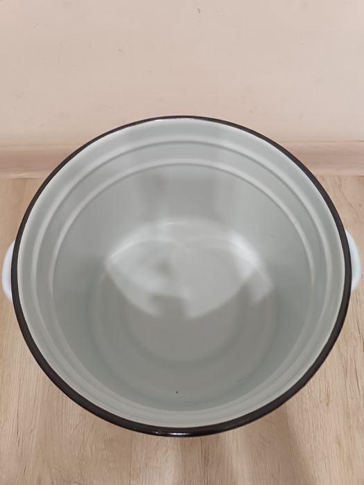 Эмалированная кастрюля 10 литров