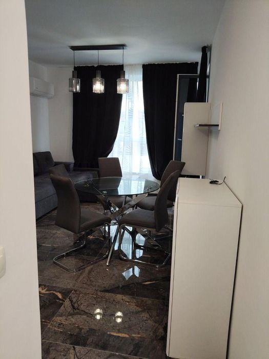 Дава се под наем Тристаен апартамент в София, Зона Б-18 - 95 кв.м за 880 € - Снимка #1