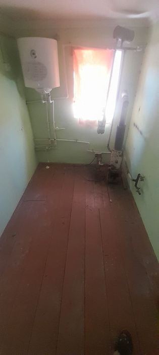 Uy satiladi. Kelisimli