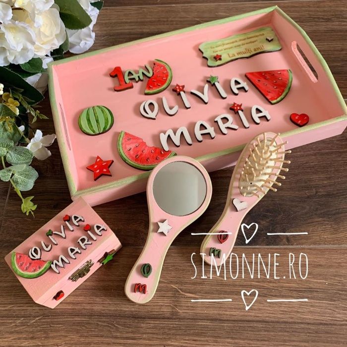 Set tavita, perie, oglinda, cutiuta Mot Turta pepene rosu