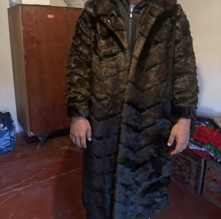 Пальто срочно по цене договоримся