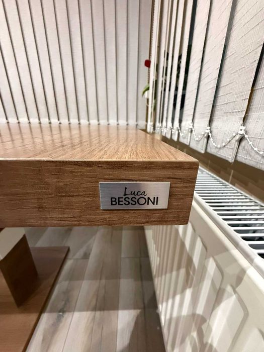 Продавам трапезна маса