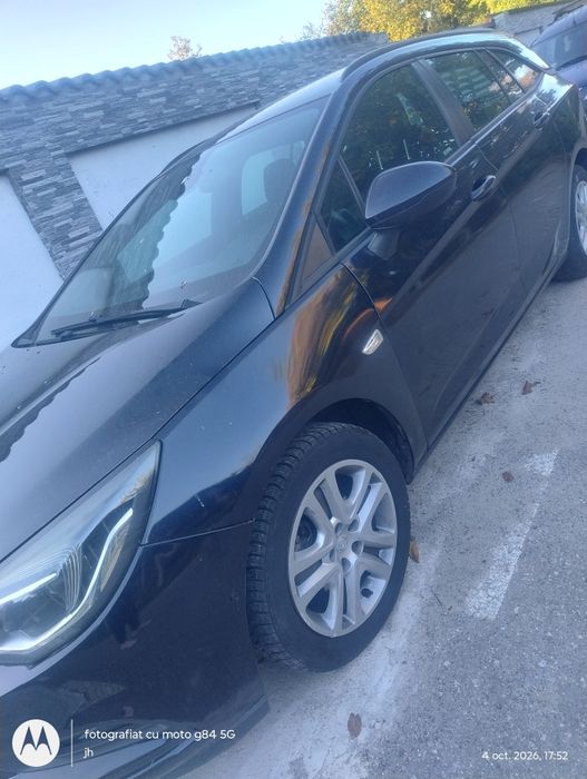 Vând Opel Astra K