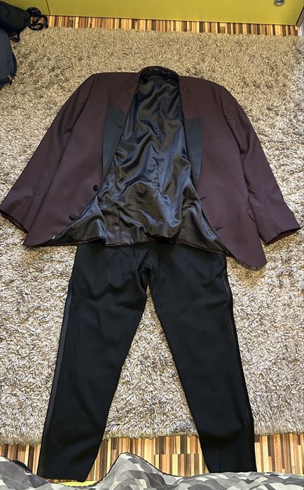 Костюм за официални събития