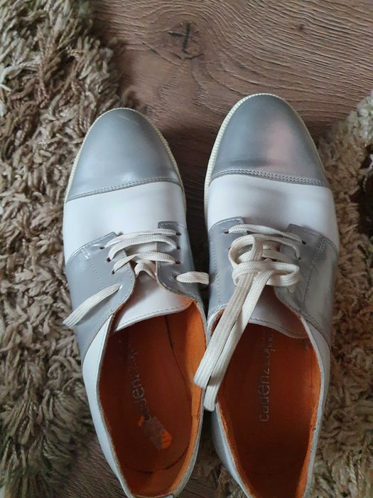 Încălțăminte din piele