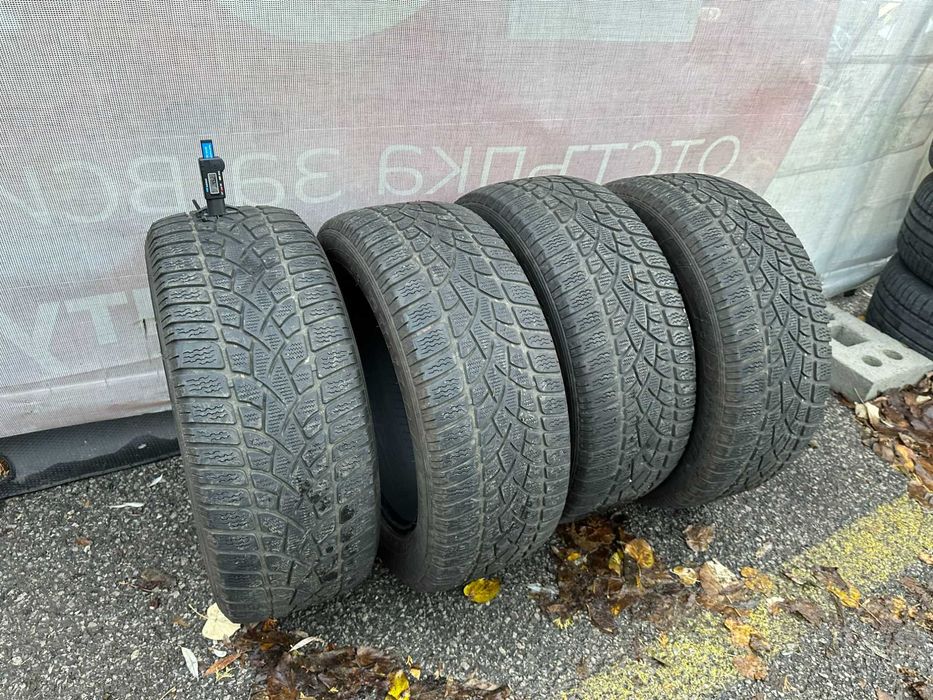 ЗИМНИ Гуми Dunlop 225/55/17  с ДОТ   11/2018г