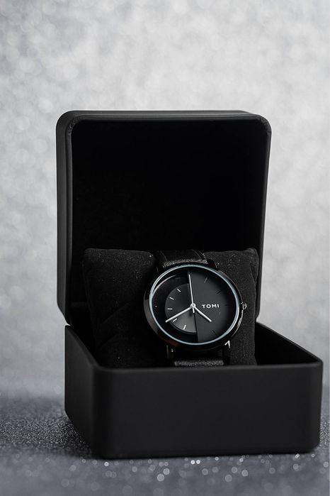 Часы унисекс, часы от Tomi