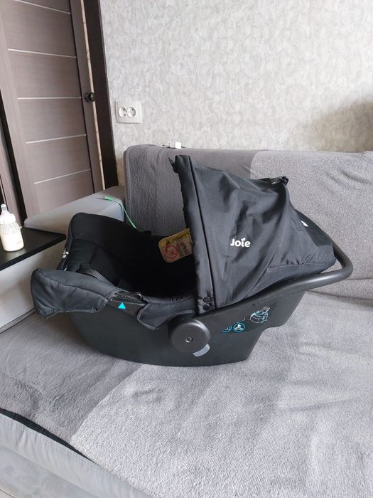 Продам детскую люльку в машину