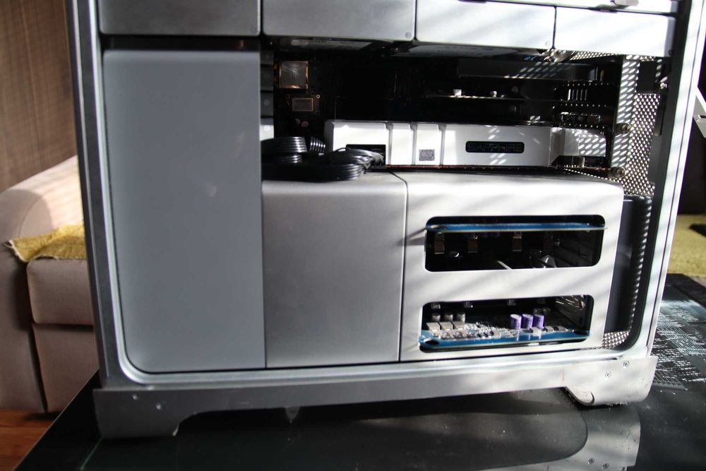 Apple Mac Pro A1186  emc 2180