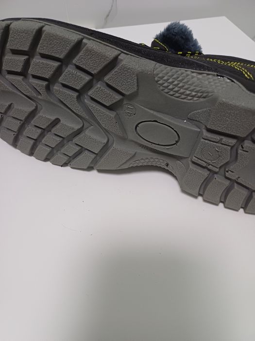 Ботинки зимние новые