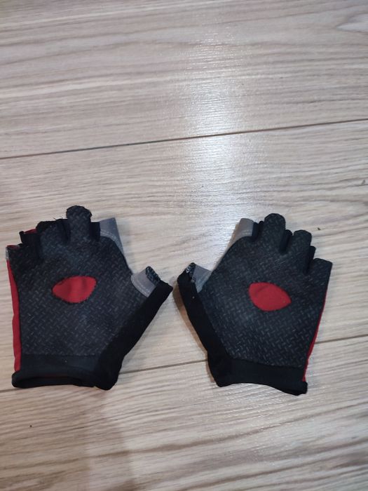 Продаам Перчатки