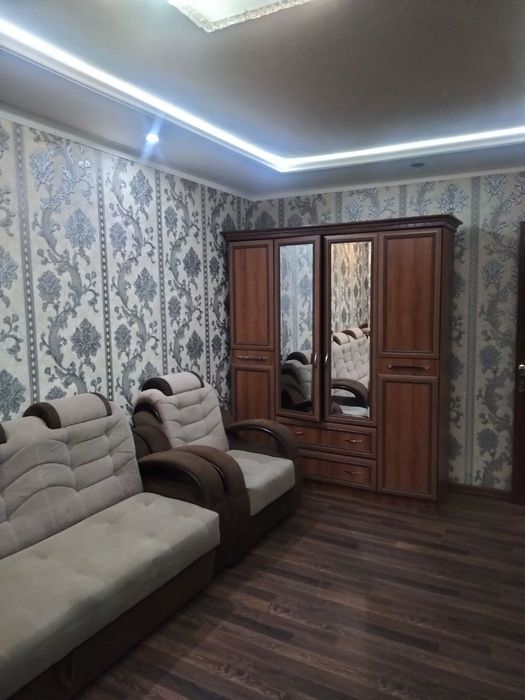 Сдается 1 переделанная в 2х комнатная ,Партсъезд