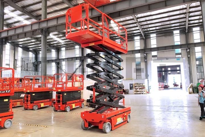 Ножничный подъемник