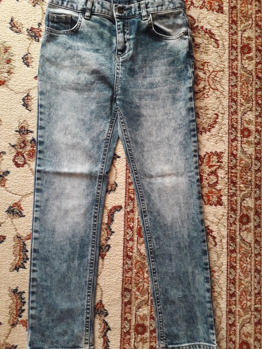 Джинсы для мальчика 9-10 лет рост134см-140см.Турция.Синие и черные.