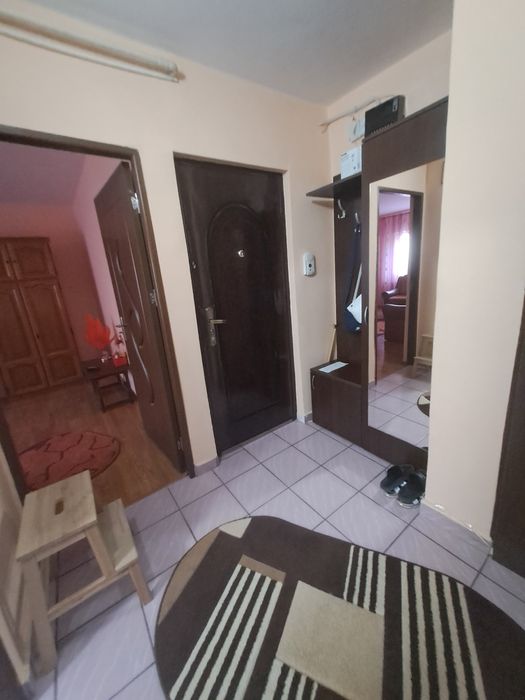 Închiriez apartament 2 camere