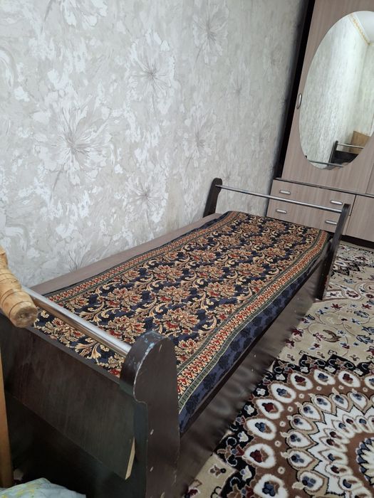 Диван целый большой