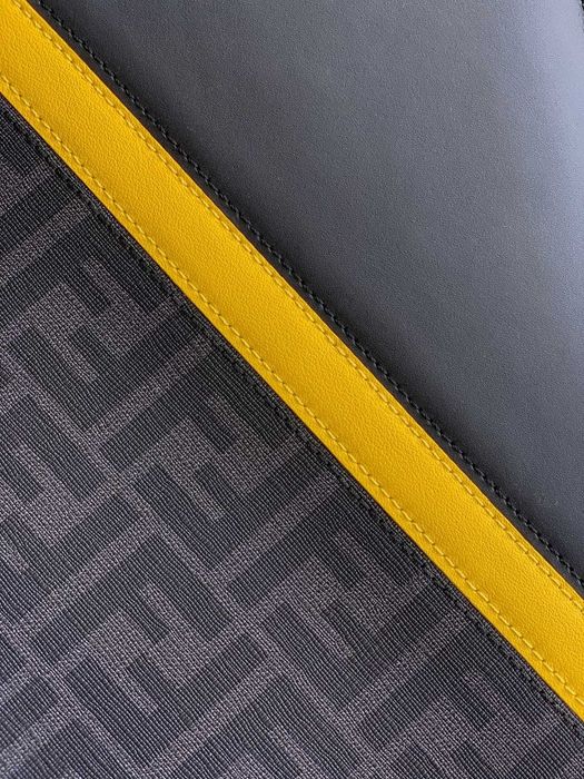 Мъжка чанта Fendi