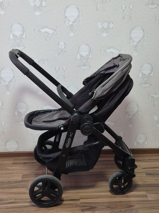 Продам коляску Graco