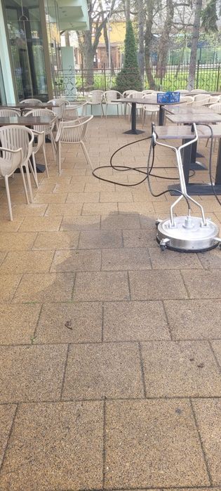 Curatare  pavaj,beton amprentat, terase,geamuri exterioare ,panouri fo
