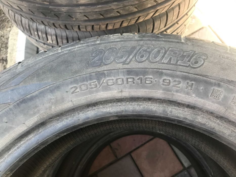 2 шины Road Runner 205/60R16