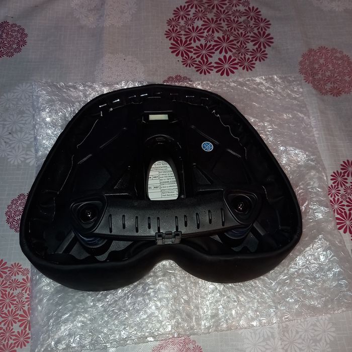 Продам седушку на велие