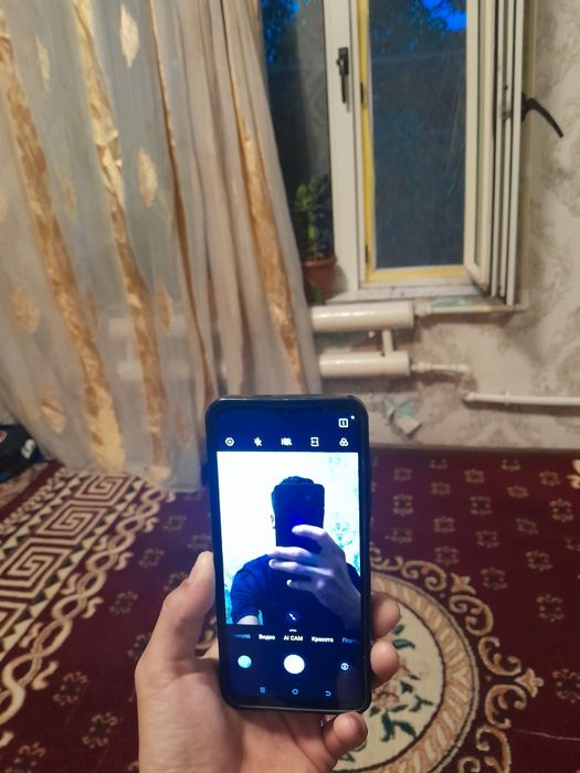 Срочно продаётся телефон под названием TECNO SPARK