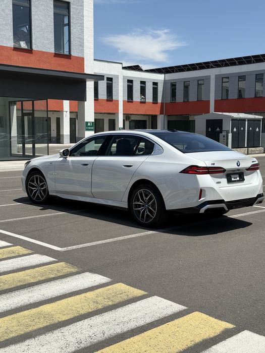 Bmw i5 35L 2024-Yil dop opsiyali varianti 15.700yurgan kraska tozza